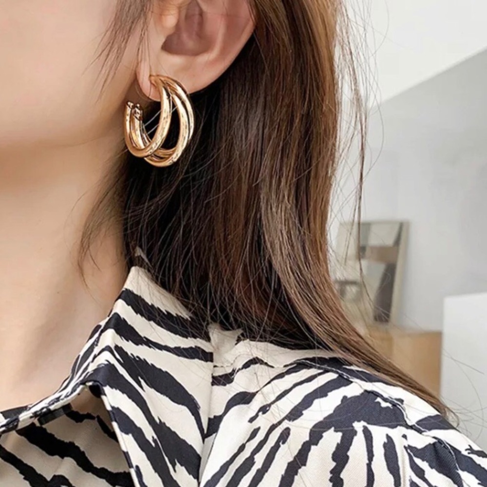 Just In! 🆕 CLEO Golden Hoops Earrings - Picture 2 of 2